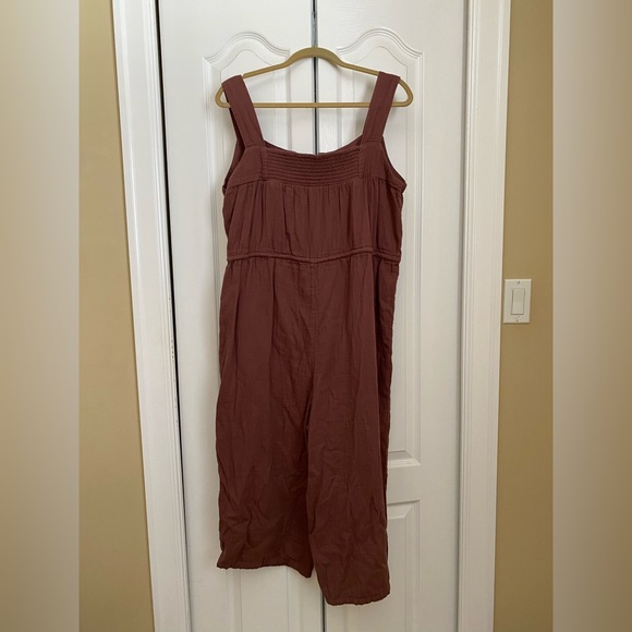 Old Navy tie-waist twill sleeveless jumpsuit - Picture 2 of 2